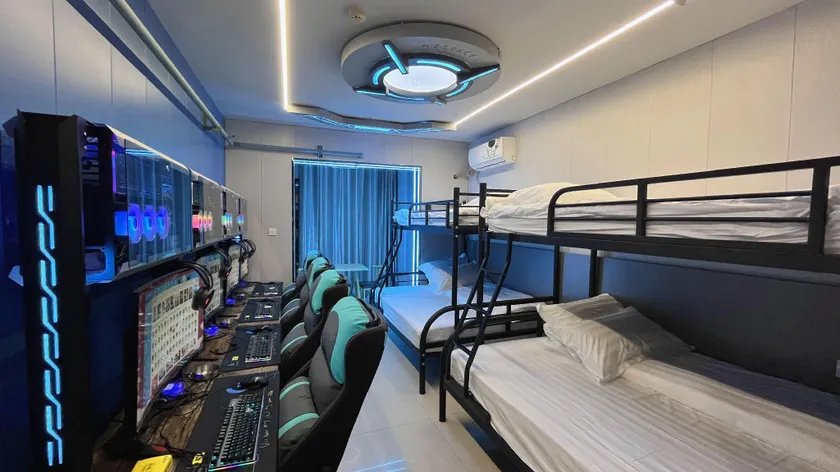 EV5 Esports Theme Hotel (Kowloon Plaza Branch) - Image 1
