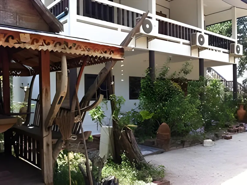 Roong Arun Resort - Image 1