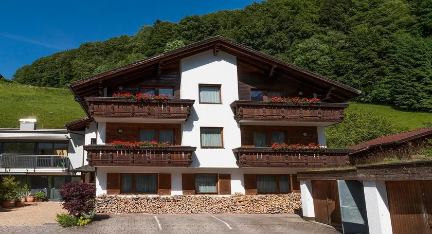 Eckis Appartements - Image 1