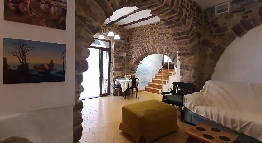 Casa rural rústica "EL COLMENAR" para parejas, familias o amigos a la montaña - Image 1