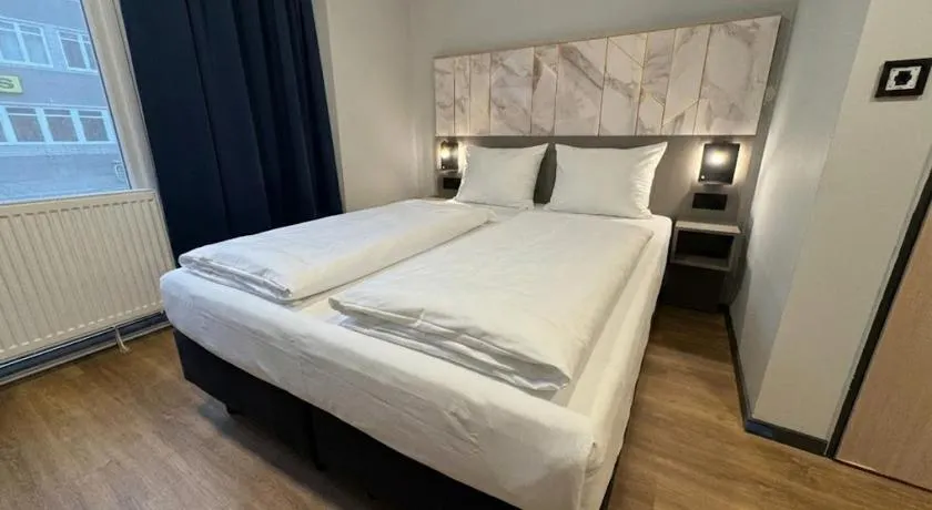 Nivara Hotel - Image 1