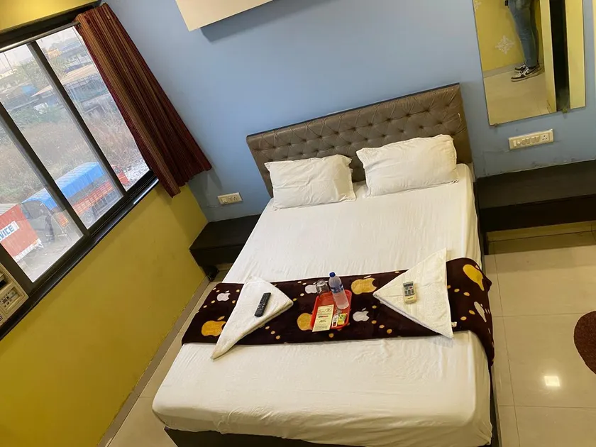 Hotel Sai Sagar - Image 1