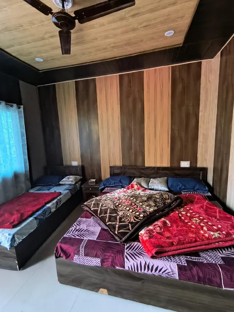 Hilansh hotel and restaurant - Image 1