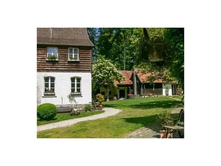 Apartment in a Wooded Area on Lake Faak - Image 1