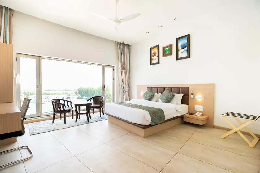 Palette - Lords Resort - Image 1