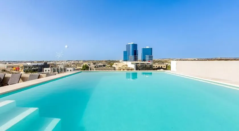 Annitchka Mansions - POOL Penthouse in central Malta - Image 1