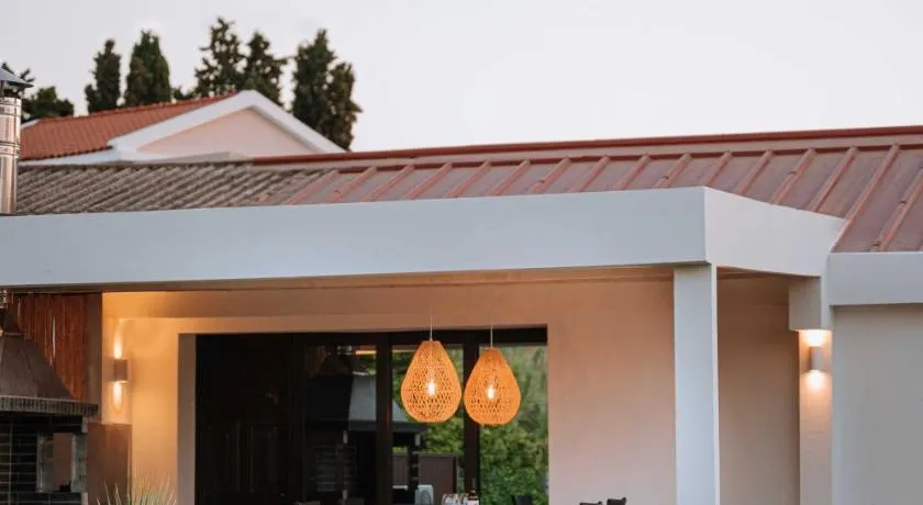 Manolis Seaside Villa with Private Pool - Image 1