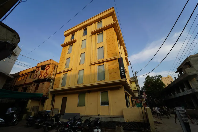 HOTEL LAKSH - Image 1