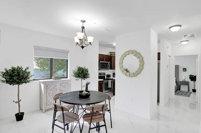 Renzzi Wynwood Apartments - Image 1