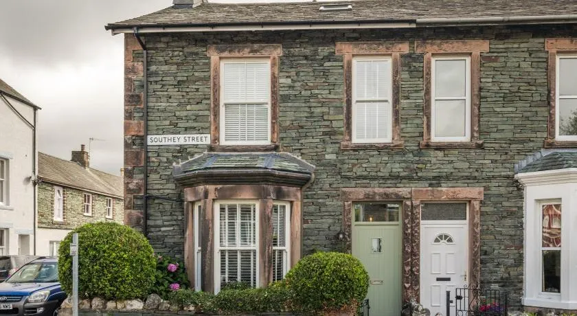 Skyfell House - Image 1