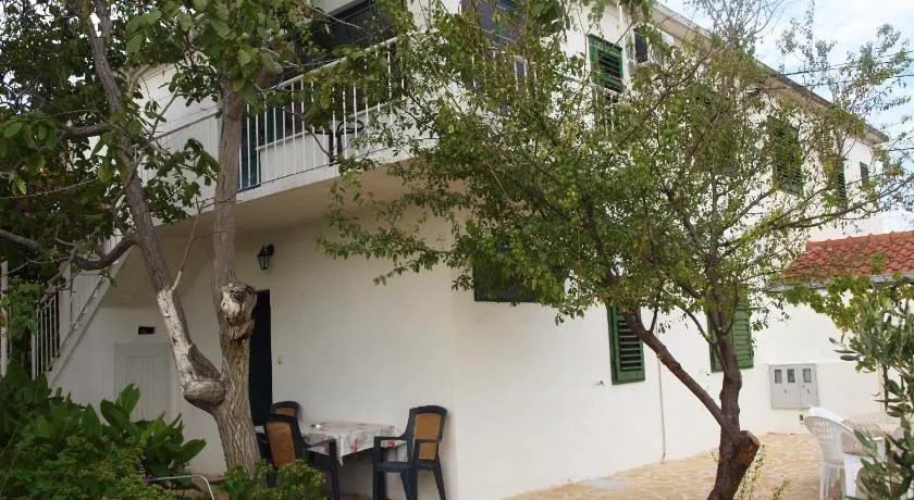 Enjoy a cozy apartment in Slatine 65 m² with terrace - Image 1