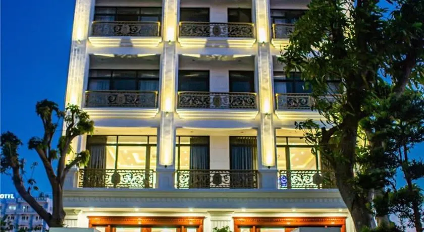 Tan Truong Son Legacy Hotel - Image 1