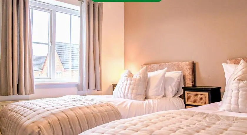 Grange House with Free Parking, Garden, Superfast Wifi and Smart TVs with Netflix by Yoko Property - Image 1