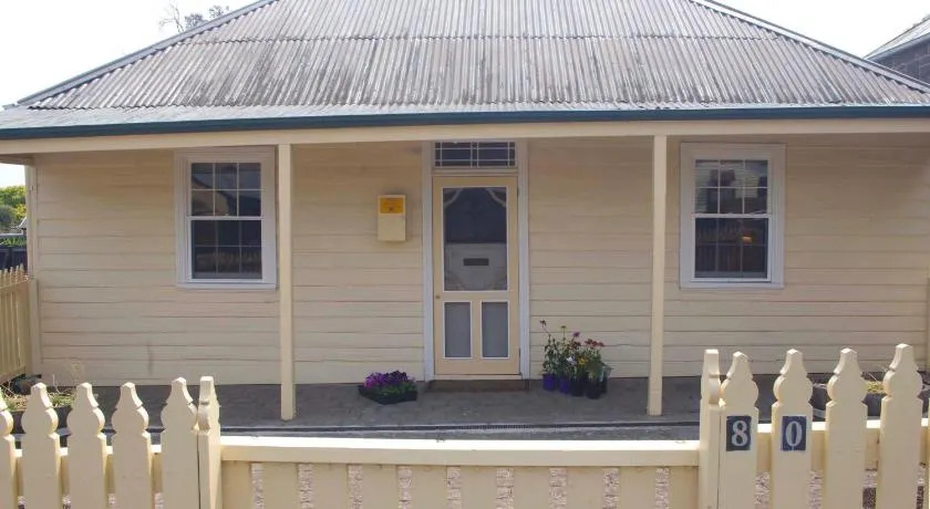 Darcy's Cottage on Piper - Image 1