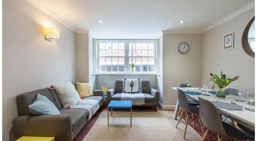Tranquilla casa moderna mews, centro della città, 6 posti letto - Image 1