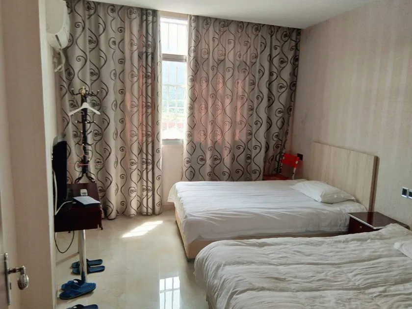 Huotongxi Hotel - Image 1