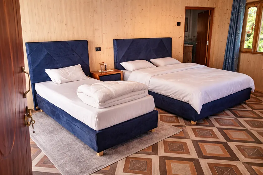 Harshil Pinewood Homestay - Image 1