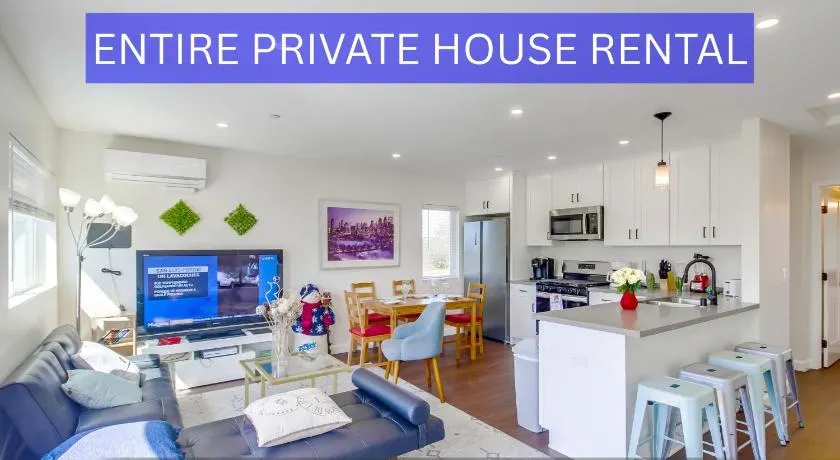 Entire Private House with Balcony Views, 10-mins to San Diego Gaslamp, Downtown, 3 Bedrooms 3 Bathrooms, Available Now - Image 1