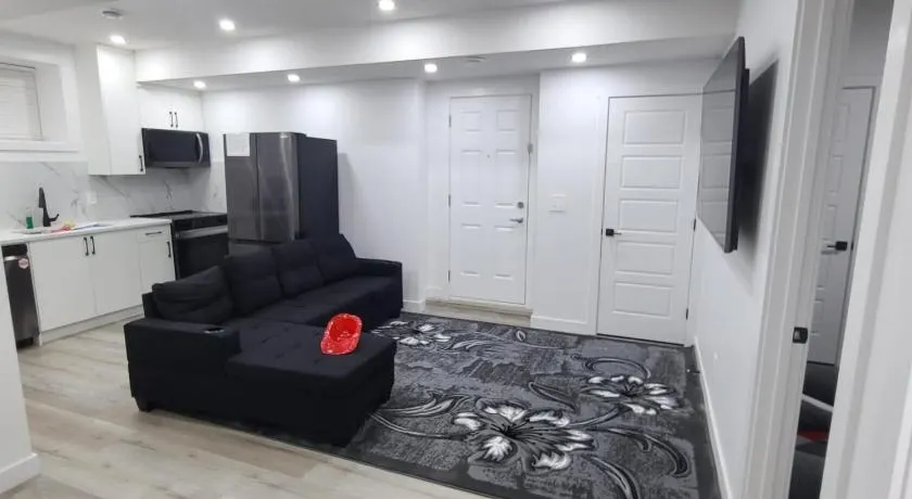 Carrington Cozy Suite, Calgary - Image 1