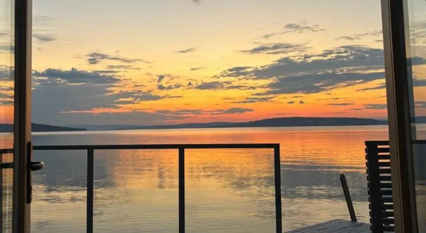 Idylliske Evjua ved Mjøsa - Image 1