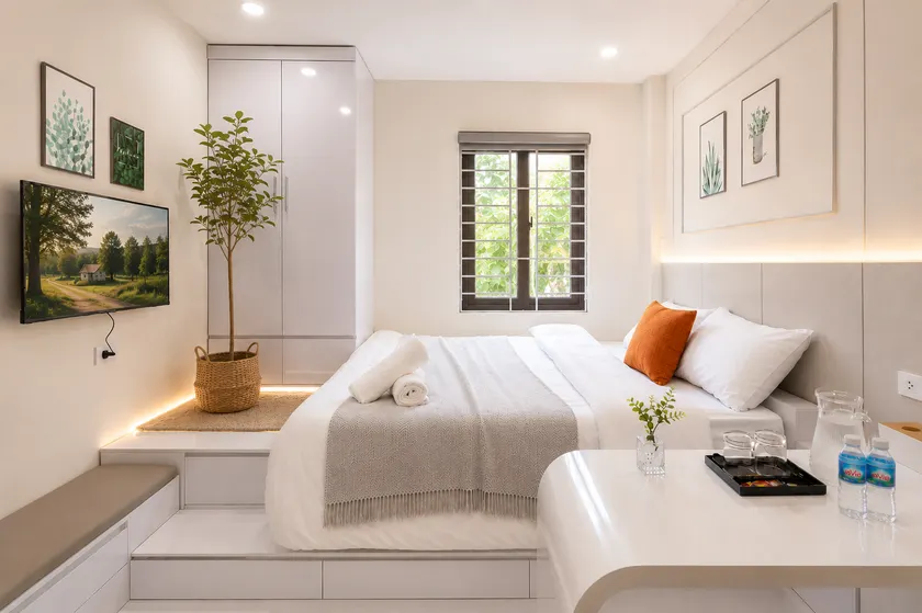 Hera Palace Home & Apartment - Image 1