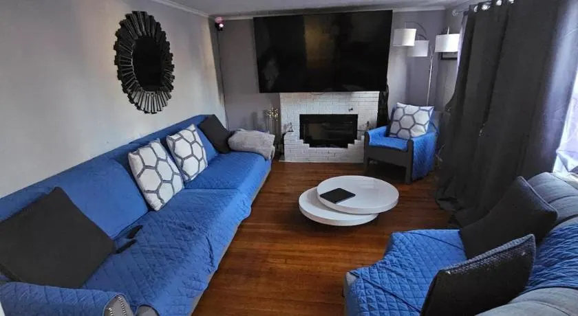 "The Neat Suite" Pristine & Cozy Rooms in Boston - Image 1