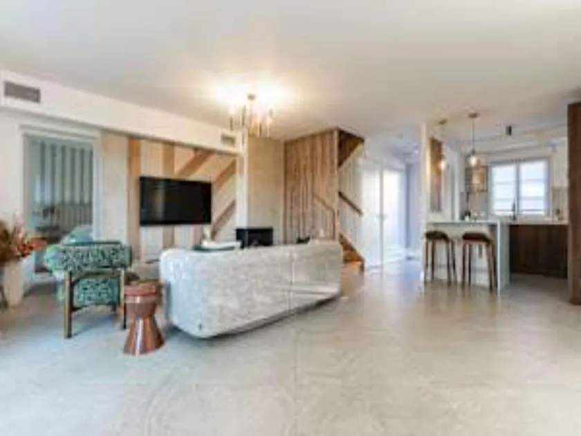 Elegant family home near Deauville - Image 1