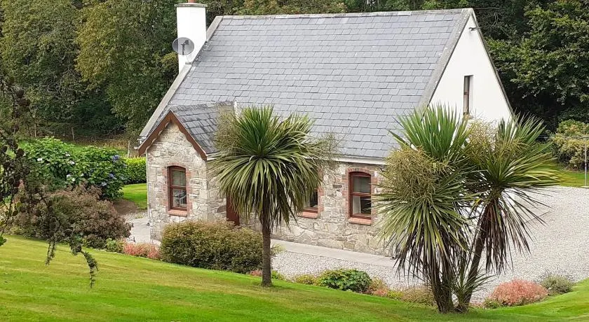 Cottage - Sleeps up to 6 & hot tub - Image 1