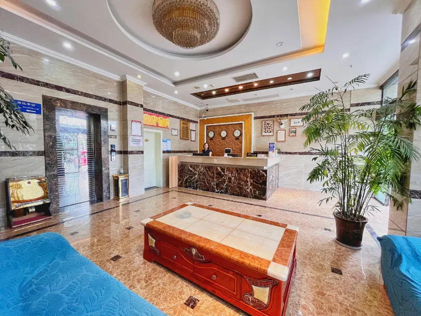 Grand Hyatt Hotel - Image 1