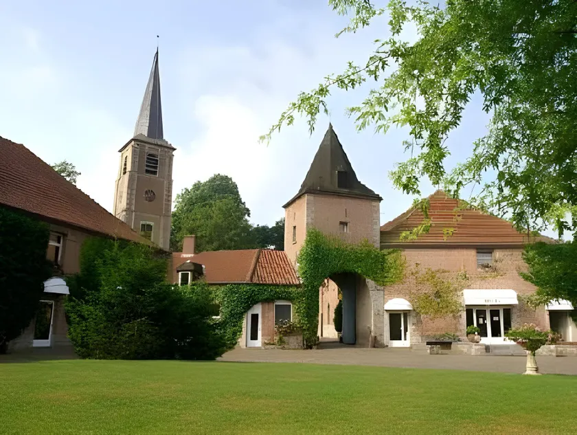 LOGIS-Hôtel-Restaurant La Gentilhommière - Image 1