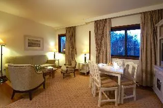 Real Residencia - Image 1