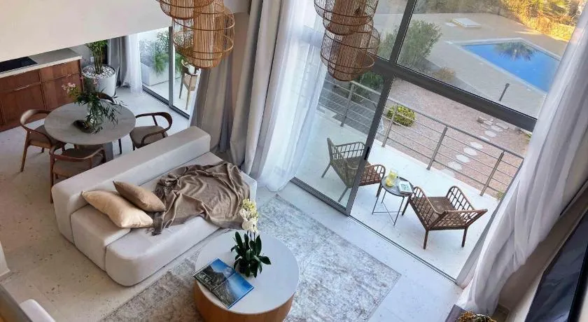 Spacious Sanctuary Cove B4 duplex with Sea View in Lapta - Image 1