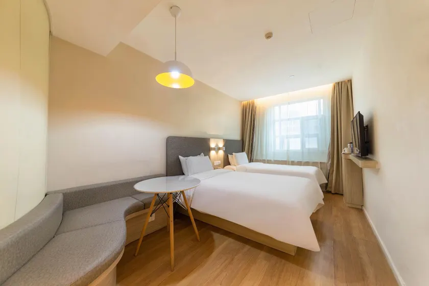 Hanting Hotel Xining Railway Station Qiyi Road - Image 1