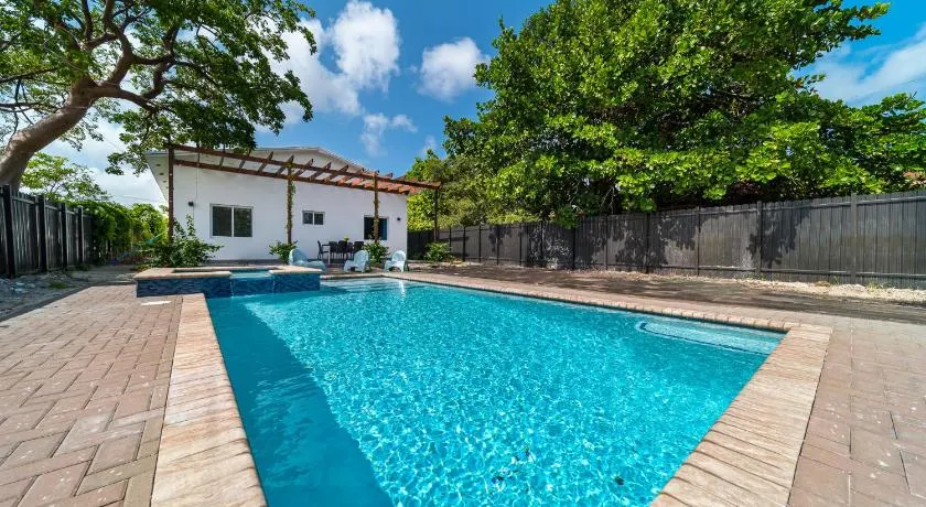 Pool Boutique Villa by the Beach 1 - Image 1