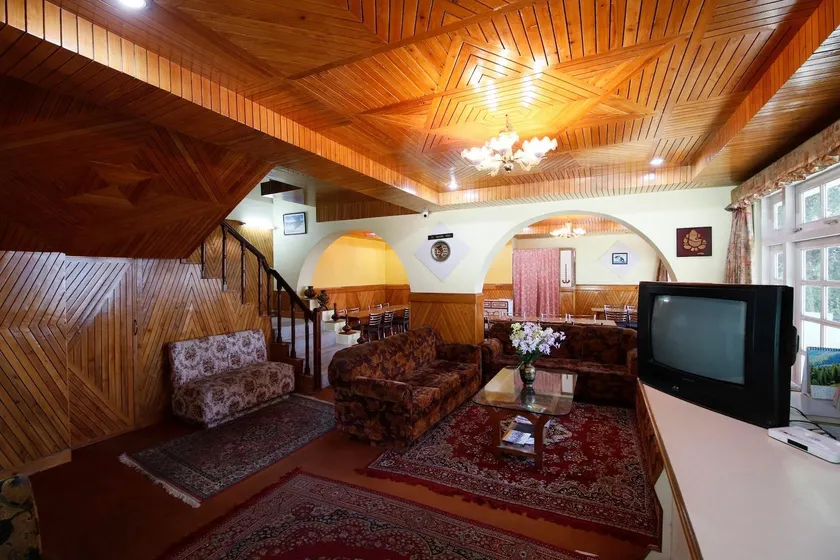 Hotel Oakwood Chail - Image 1