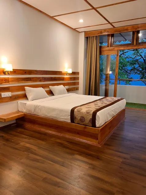 Palri Akharot Hotel - Image 1