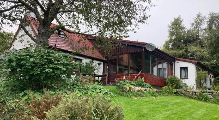 Invercassley cottage - Image 1