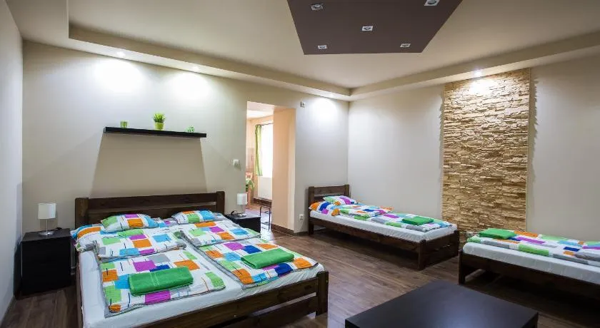 Türkiz Apartman - Image 1