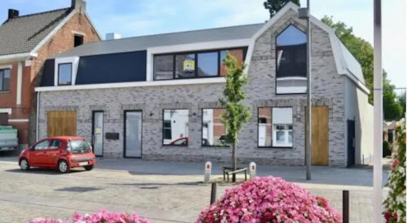 Leuk overnachten in hartje Laarne, dicht bij Gent! - Image 1