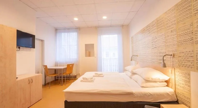 Drunken Monkey Hostel - Image 1