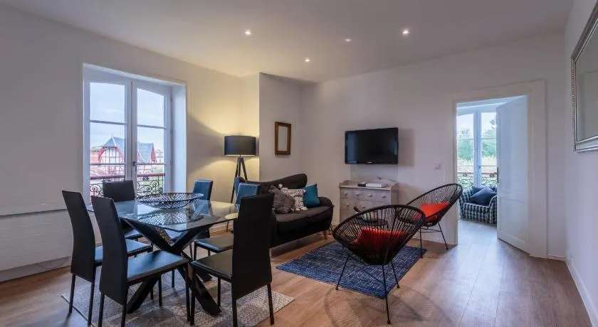 IZOKINA KEYWEEK 2 bedroom Apartment in Biarritz - Image 1