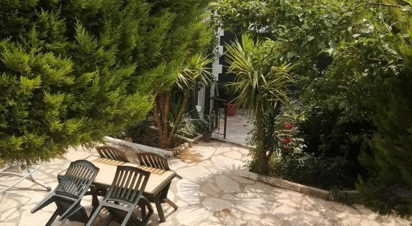 Rada Home - Image 1