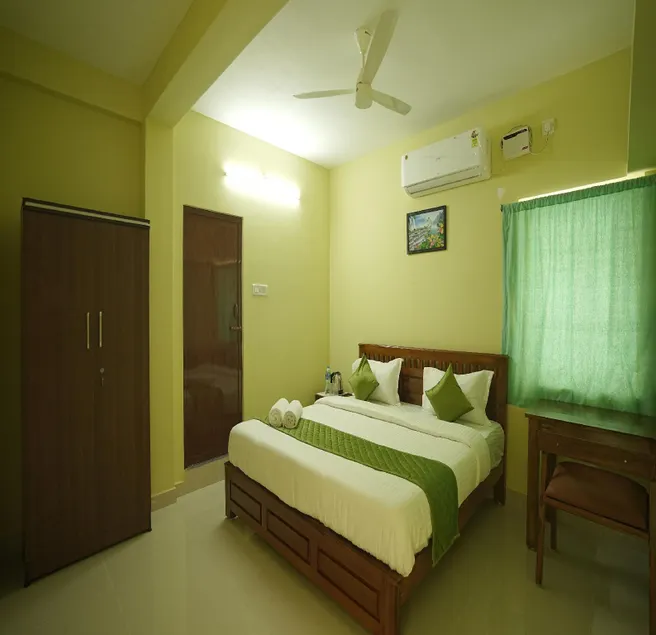 Le Leos Park Inn - Image 1