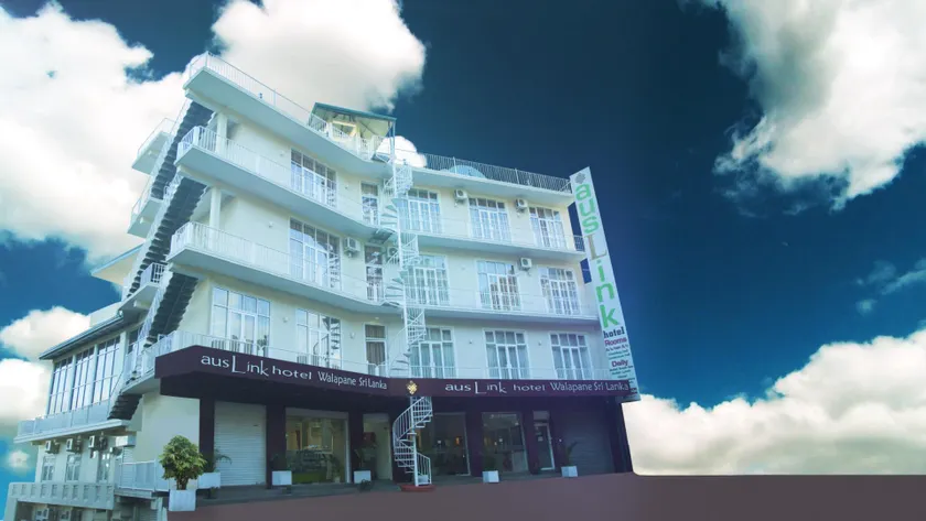 Auslink Hotel - Image 1