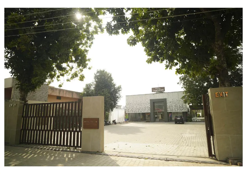 Hotel Tanveer, Kurali - Image 1