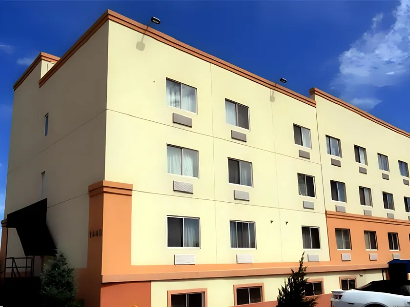 Sheridan Hotel - Image 1