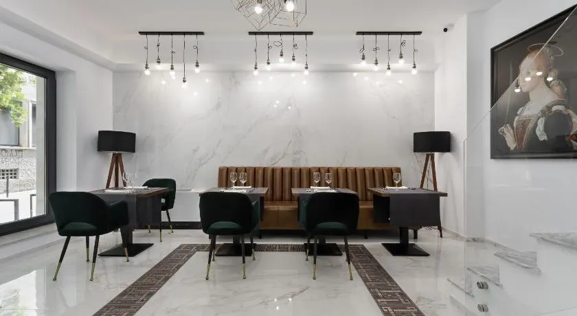 The Square Hotel - Image 1