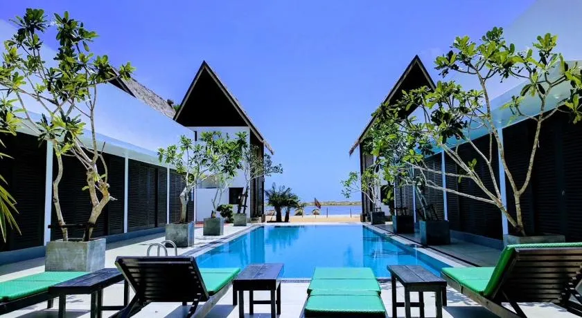 Downwinder Lagoon Lodge - Image 1