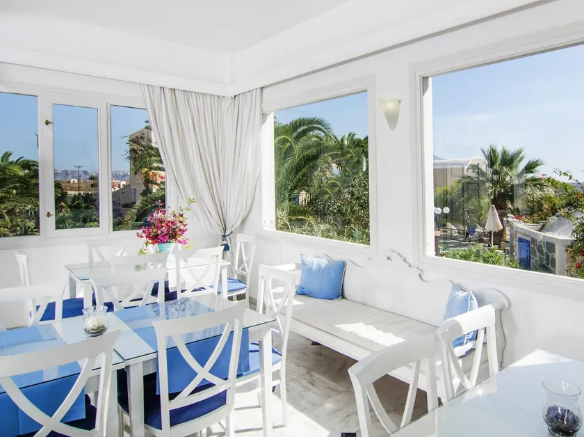 Paradise Resort - Image 1