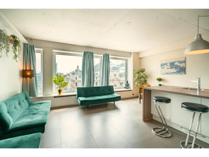 Deluxe 7-Guest Apartment in Antwerp - Image 1